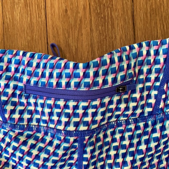 Athleta Vivid Sonar Capri size medium. - Picture 6 of 9